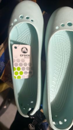 Women’s crocs