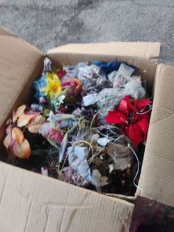 Plastic floral decorations