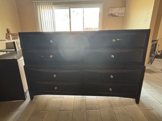 Everything has to go| Large dresser/Small dresser/ Queen bed frame/ everything in picture included