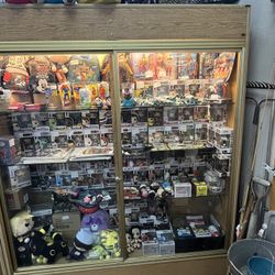 Funko Pops Autogeaphs Loungefly