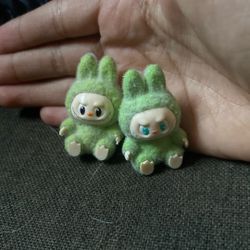 2 Mini Labubu 1 Secret 