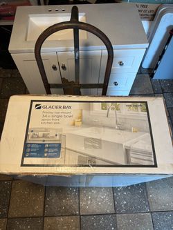 Glacier Bay 34” White Fireclay Farmhouse Kitchen Sink + Bottom Grid