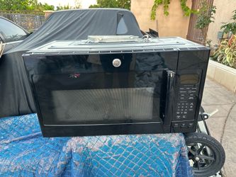 GE Microwave over range w/fan