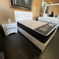 White Queen Storage Bedroom Set 
