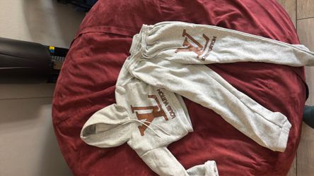 New Medium CROP TOP Sweater AND Sweatpants