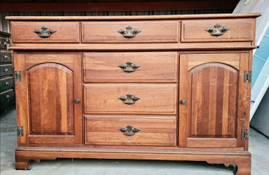 ***Chippendale Style Credenza/Cabinet (52" L x 19" W x 34" H)***