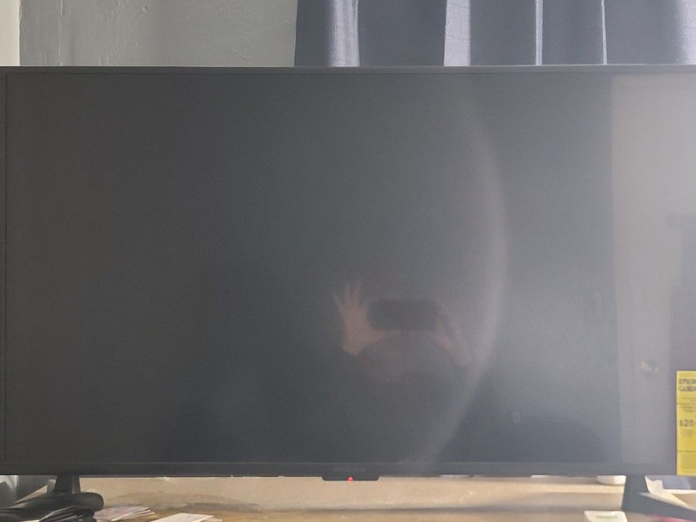 Insignia Smart TV 43"