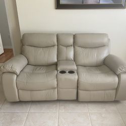 Havertys Reclining Leather Sofa And