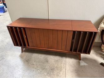 Stereo / Turntable Console Cabinet