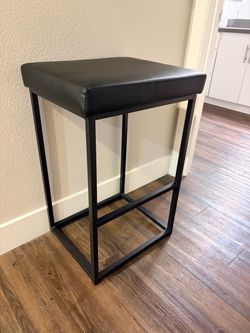 Set of 2 Black Faux Leather Bar Stools