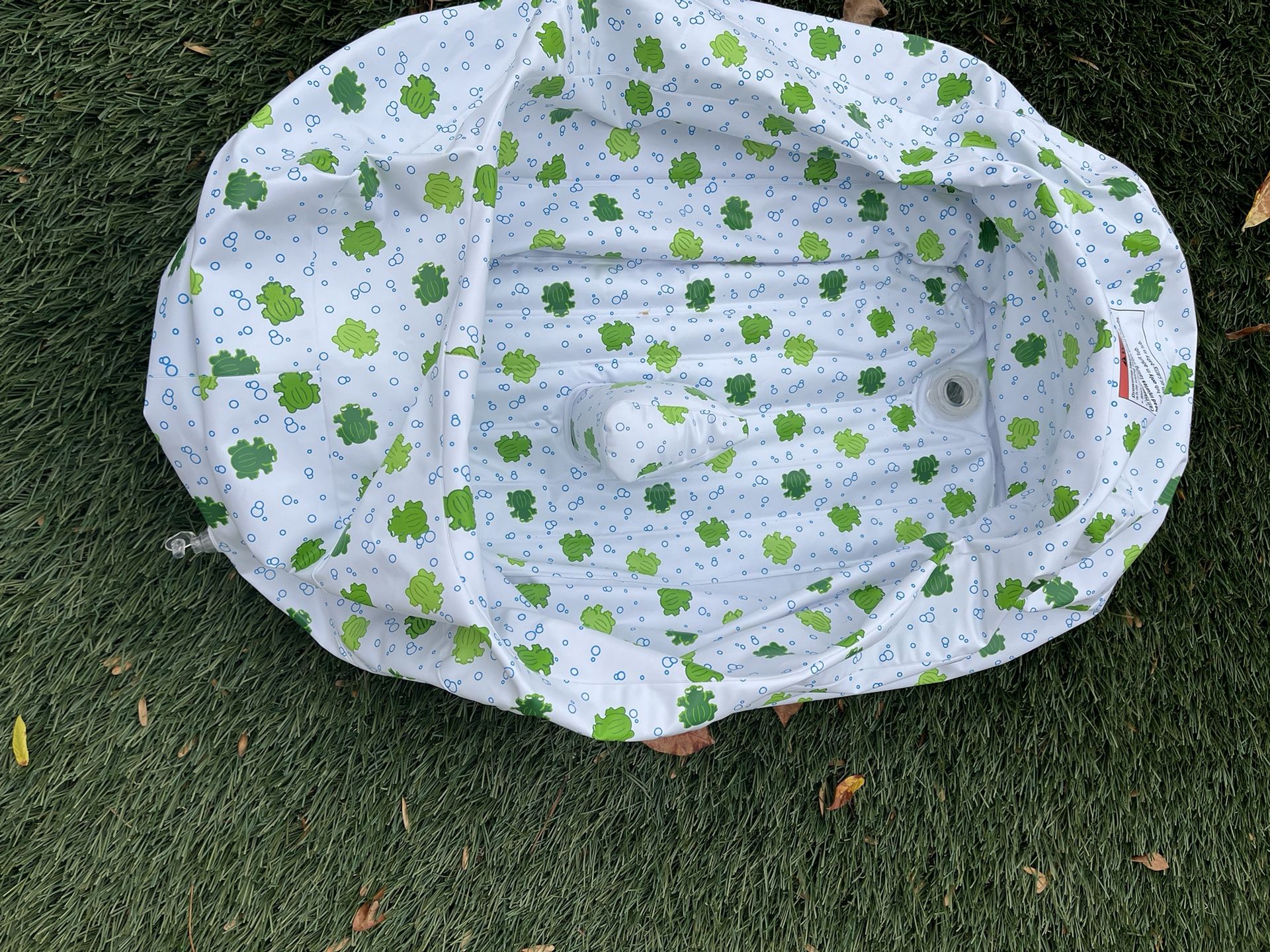 baby bath tub inflatable (in Des Moines)