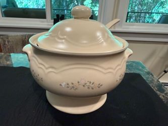 Complete Vintage Pfaltzgraff "Remembrance" 3.5-Qt Soup Tureen Set with Lid & Ladle
