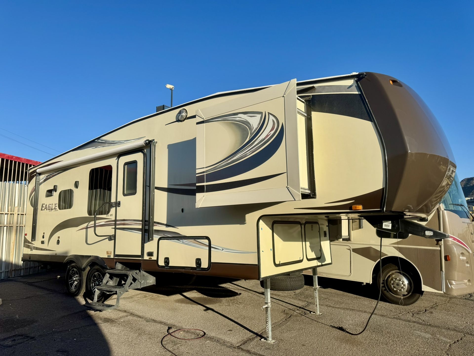 2015 Jayco eagle HT 26.5RKS 29ft fifth wheel with 2 slides must see