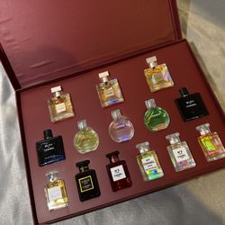 Chanel 14 Pc Holiday Perfume Set 