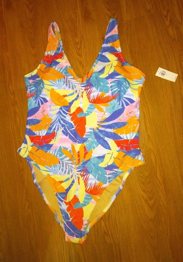 New XL Old Navy Swimsuit 