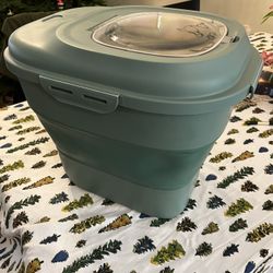 Collapsible Dog Food Storage Container