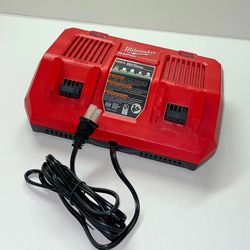 Milwaukee M18 18-Volt Lithium-Ion Dual Bay Rapid Battery Charger