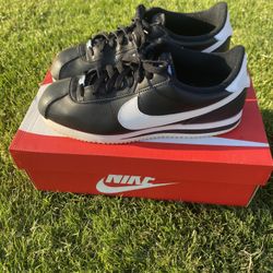 Nike Cortez Size 9.5