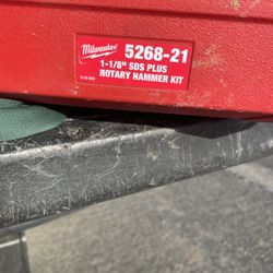 Milwaukee 1 1/8 Rotary Hammer
