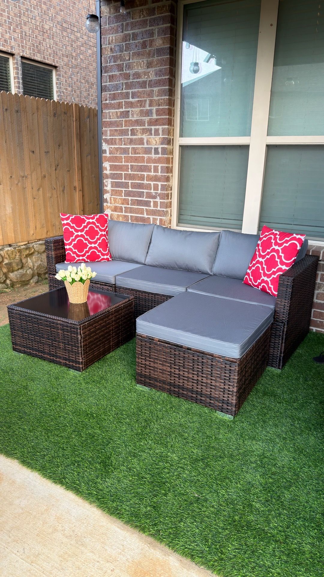 Brand New Patio Set (fully assembled)