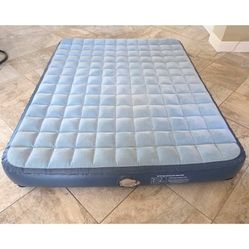 Aerobed QUEEN Inflatable Air Mattress with Built-in Pump