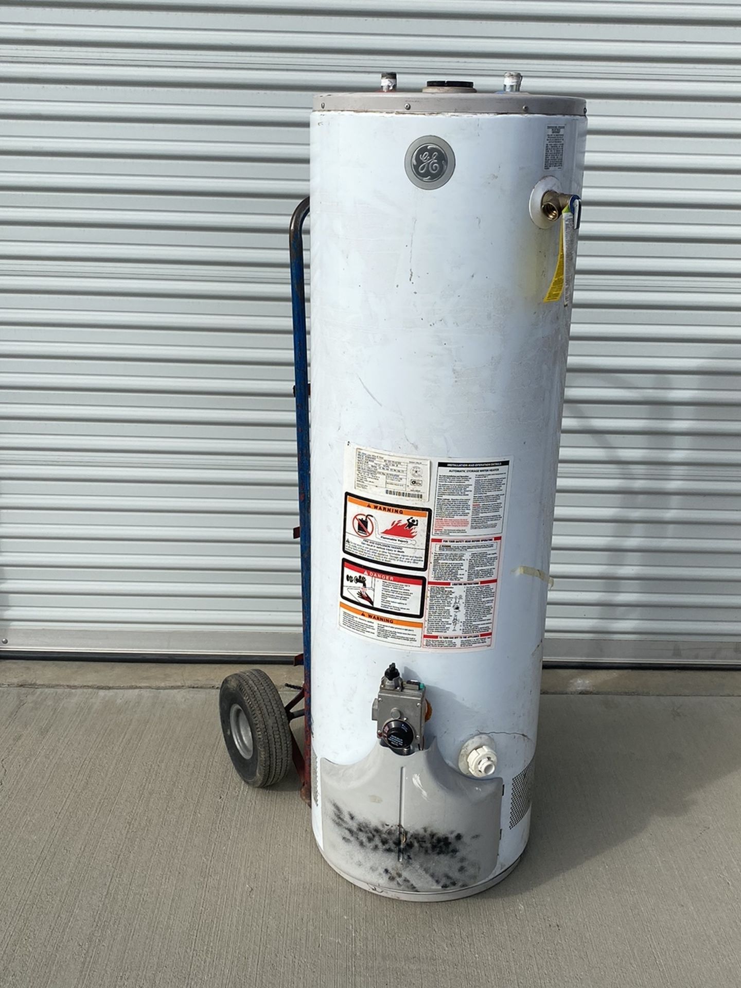40 gallon Water Heater for Sale in Riverside County, CA - OfferUp