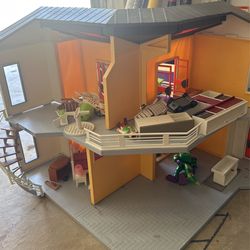 Play Mobile Playhouse