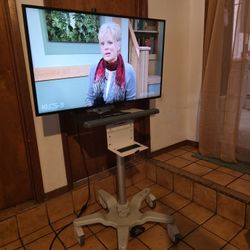 Samsung 40Inch. Smart TV With Rolling  Stand Up Adjustable On Wheels Mobile Cart  Desk 