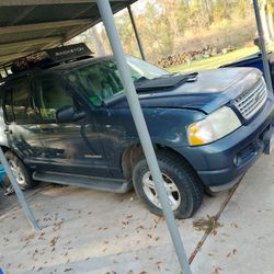 2004 Ford Explorer