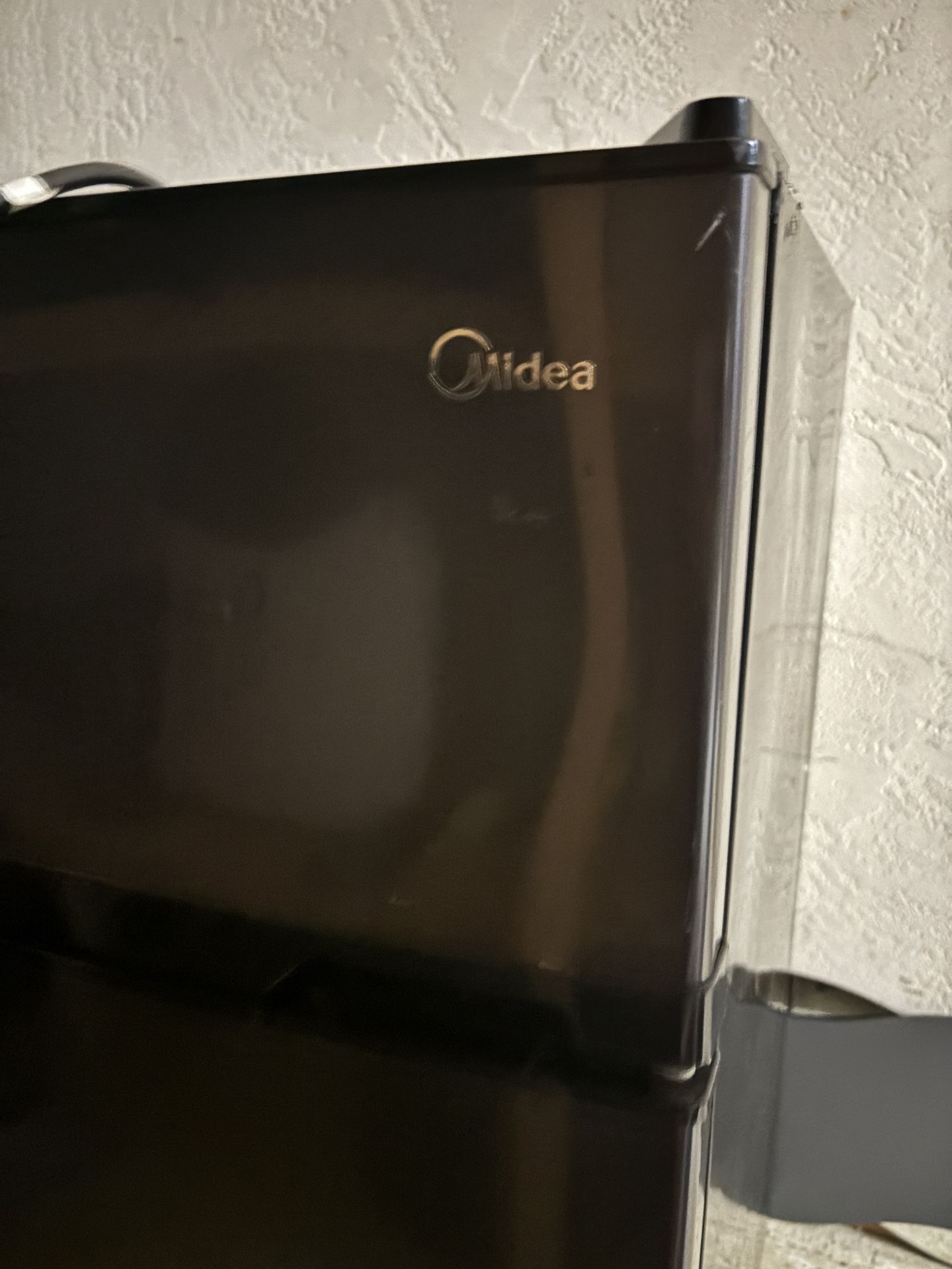 Midea Mini Fridge With Freezer