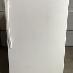 Maytag Frost Free Upright Freezer 