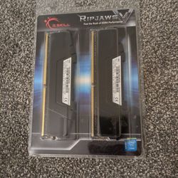 Set of GSKILL Ripjaws V DDR4 8GB (2 x 4GB)