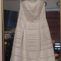 WHITE STRAPLESS DRESS