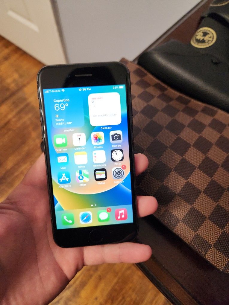 Iphone 8 Perfect Condition Fully Unlocked 