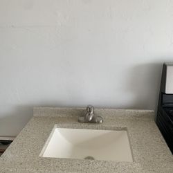 Bathroom Vanity// Se Vende Lavamos Para El Baño
