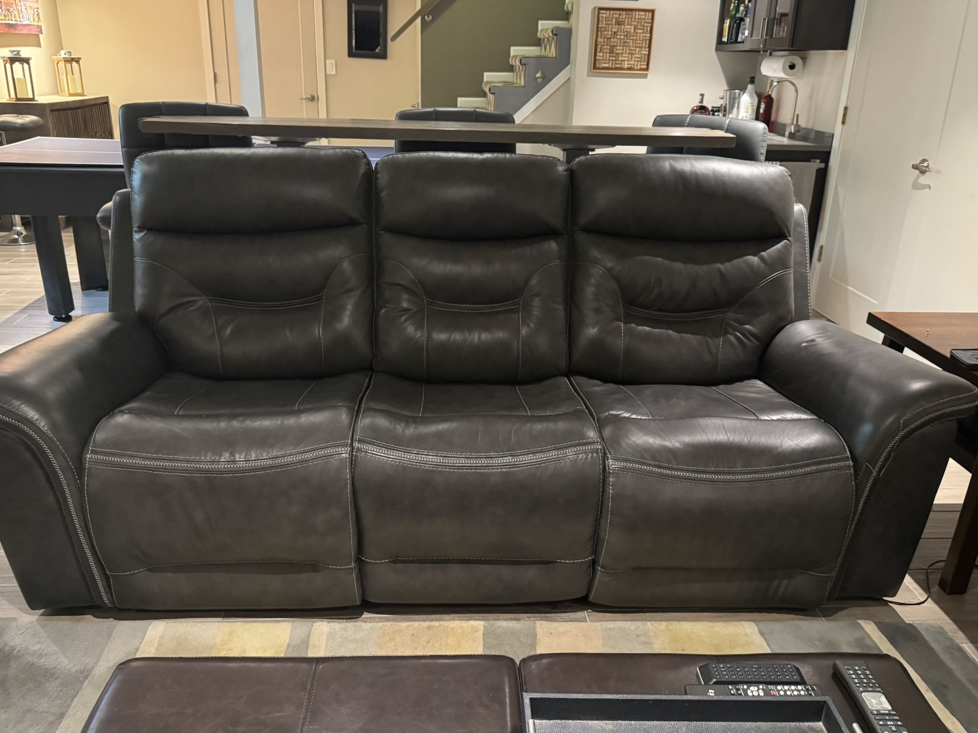Reclining Sofa - Sleek - Like New Leather
