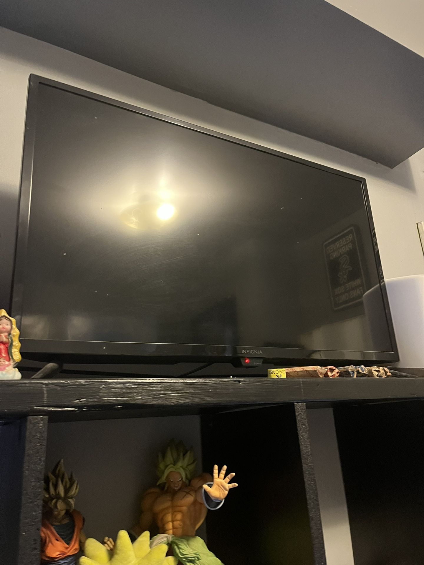 insignia 24in Tv