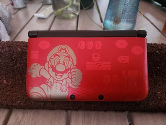 Nintendo 3DS XL (Mario Bros 2 Limited Edition) w/ 32gb of Games