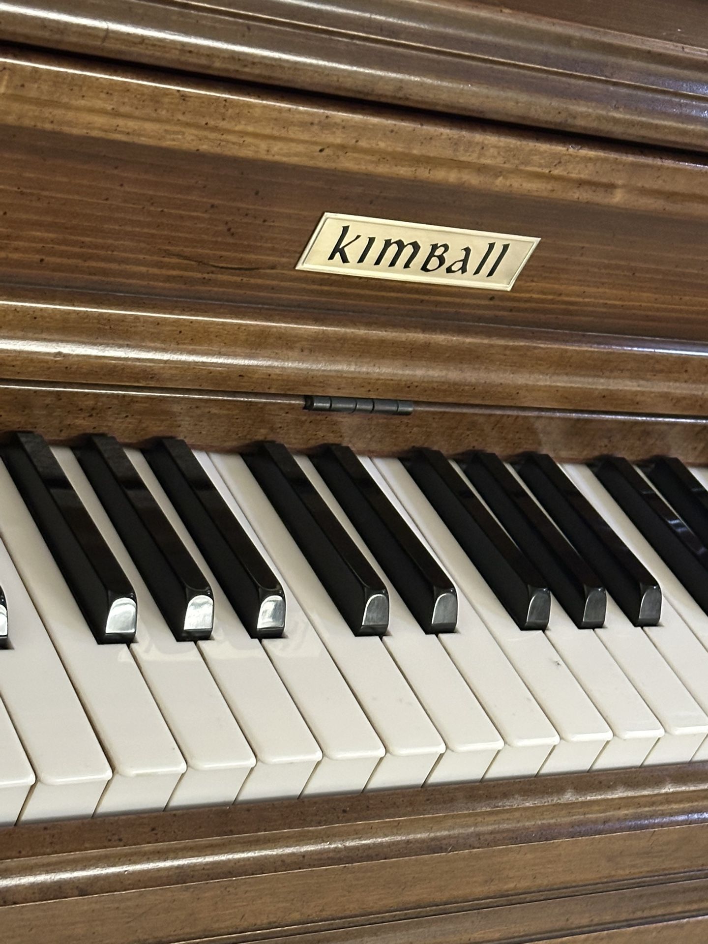 Kimball Upright Piano with Bench – Great Condition, Classic Sound 🎶