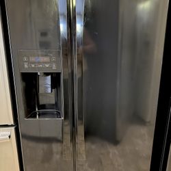 33” Refrigerator 