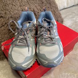 New Women’s New Balance Trail Running Shoes Size 10