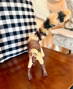 Lemur figurine