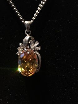 Yellow stone necklace
