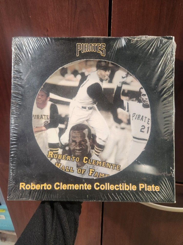 Roberto Clemente Unopened Collectible Plate