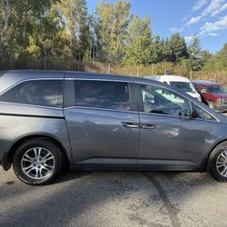 2011 Honda Odyssey  1 Owner 