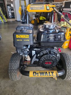 DEWALT GAS 3600 PSI PRESSURE WASHER WITH HONDA ENGINE