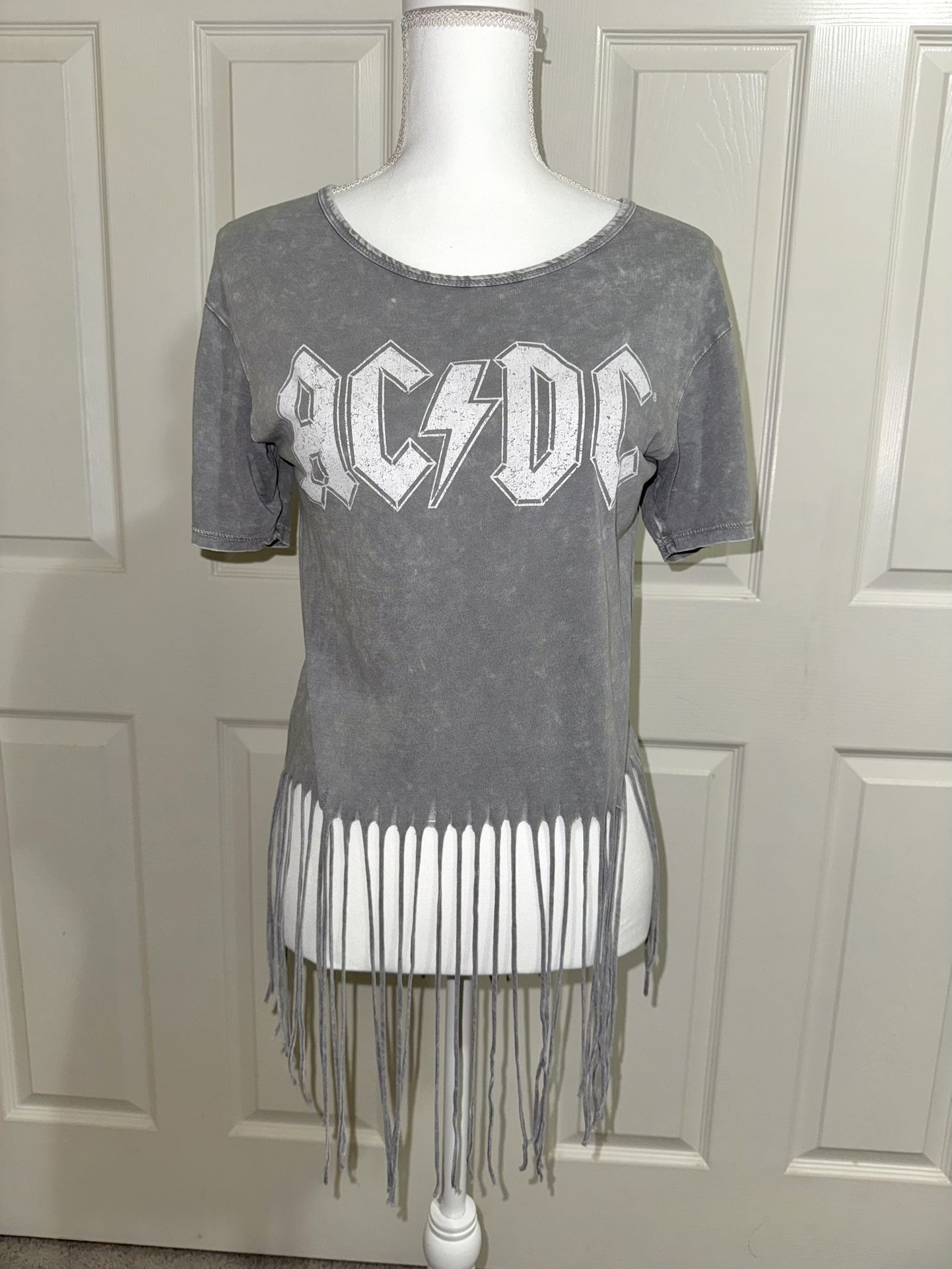 AC⚡️DC Fringe Shirt Small