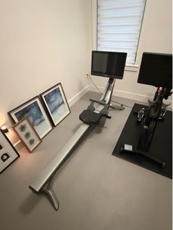 Nordic hydrow rower ( like new)