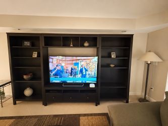 TV Entertainment Center large  – Excellent Condition – color  marrón café