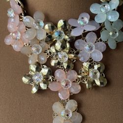 Elegant Floral Statement Necklace